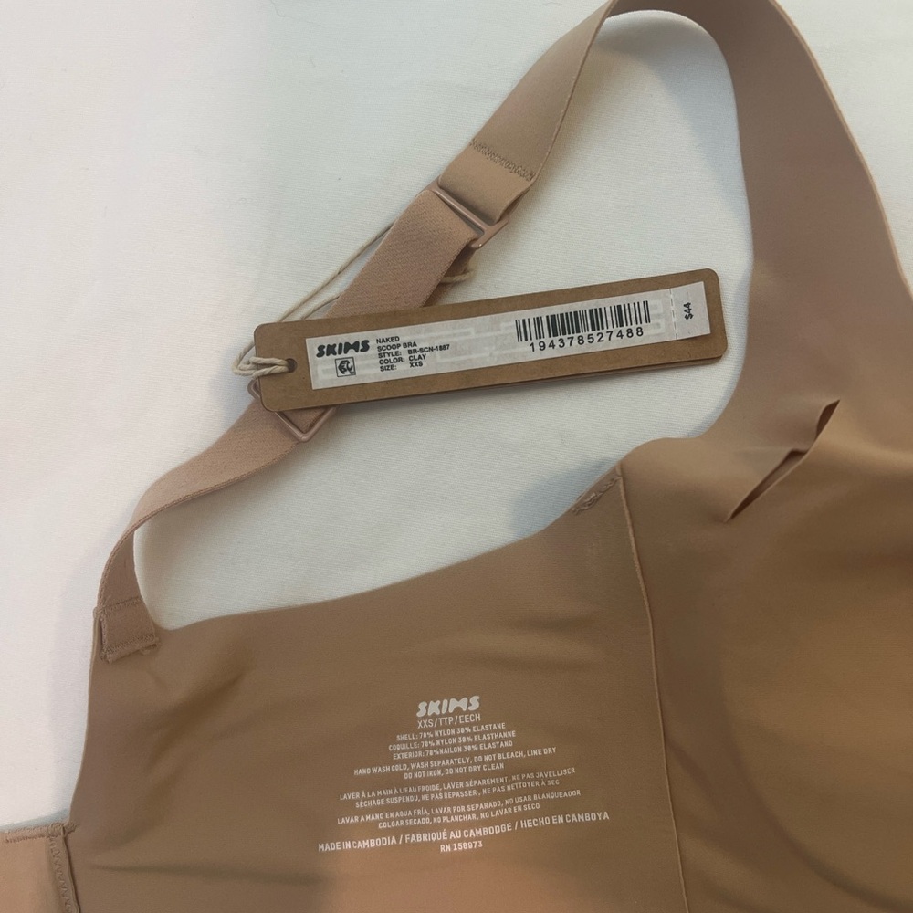 Skims SCOOP BRALETTE
SzXXS
- Latte - Picture 9 of 9
